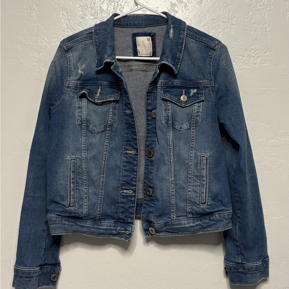 Womens size medium denim jacket, #I1157